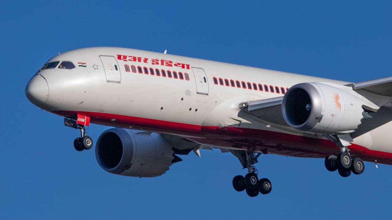 Air India Flight AI171: Boeing-এর তৈরি 787 Dreamliner বিমান কি বুড়ো হয়ে গিয়েছিল?