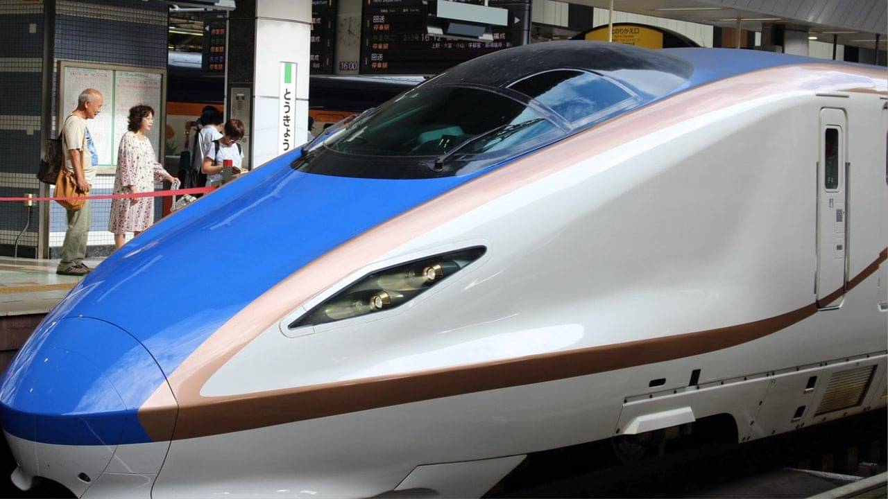 Delhi-Kolkata Bullet Train: মাত্র পৌনে তিন ঘণ্টায় দিল্লি থেকে কলকাতা, তাও আবার ট্রেনে চেপে! অবিশ্বাস্য কাণ্ড ঘটাচ্ছে রেল