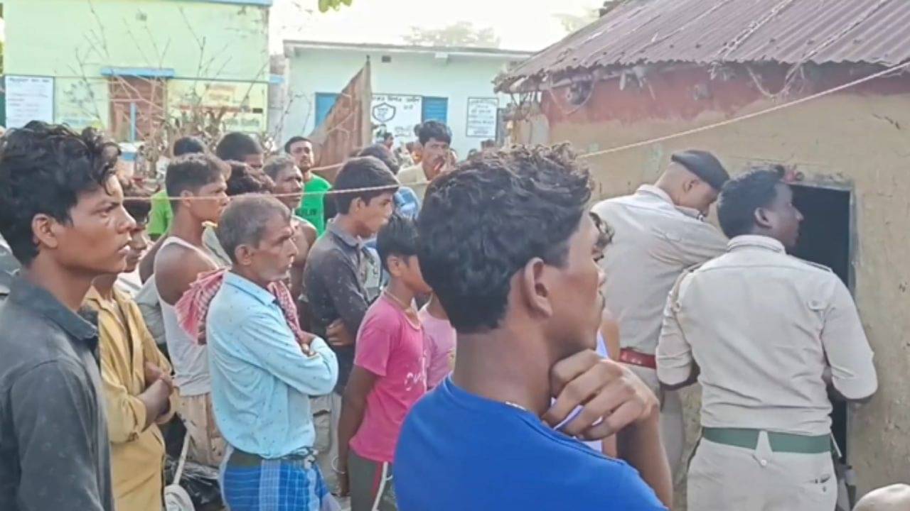Burdwan: ভোররাতে ঘর থেকে আসছিল গোঙানির শব্দ, ৯ বছরের ছেলেটার সঙ্গেই দাদাকে ওই অবস্থায় দেখে থ্ পড়শিরা