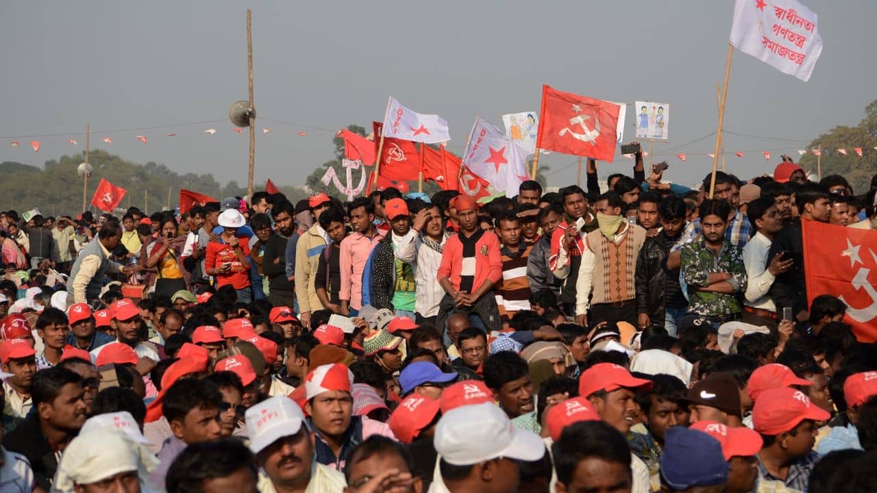 Dhupguri Co-operation Election: উড়ল লাল ঝান্ডা! তৃণমূলকে গোল দিয়ে লাল-গড় অটুট রাখল বামেরা