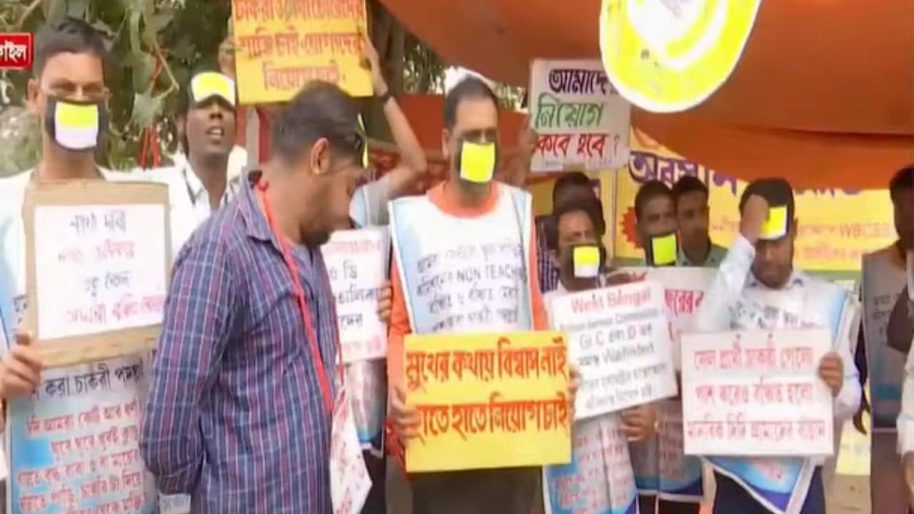 SSC Sacked Teacher: যোগ্য-অযোগ্য মিশিয়েই হল গলদ? এটাই হওয়ার ছিল..., আদালতের রায় শুনে বললেন চাকরিহারারা