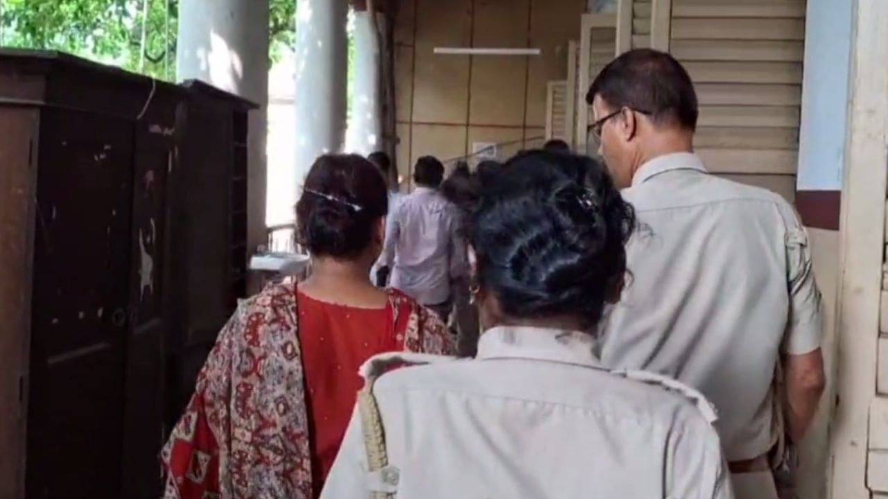 Chinsurah Court: প্রেমিকের জন্য সুপারি কিলার দিয়ে স্বামীকে খুন, স্ত্রীকে দোষী সাব্যস্ত করল আদালত, বড় কোনও সাজা?