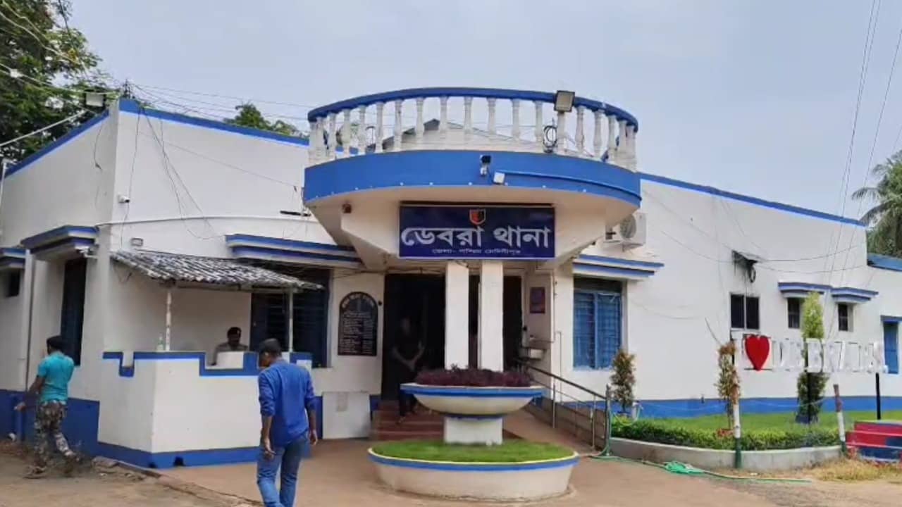 Debra: পড়ানোর নামে ক্লাস ফোরের ছাত্রীর যৌন নিগ্রহ, শ্রীঘরে গৃহশিক্ষক