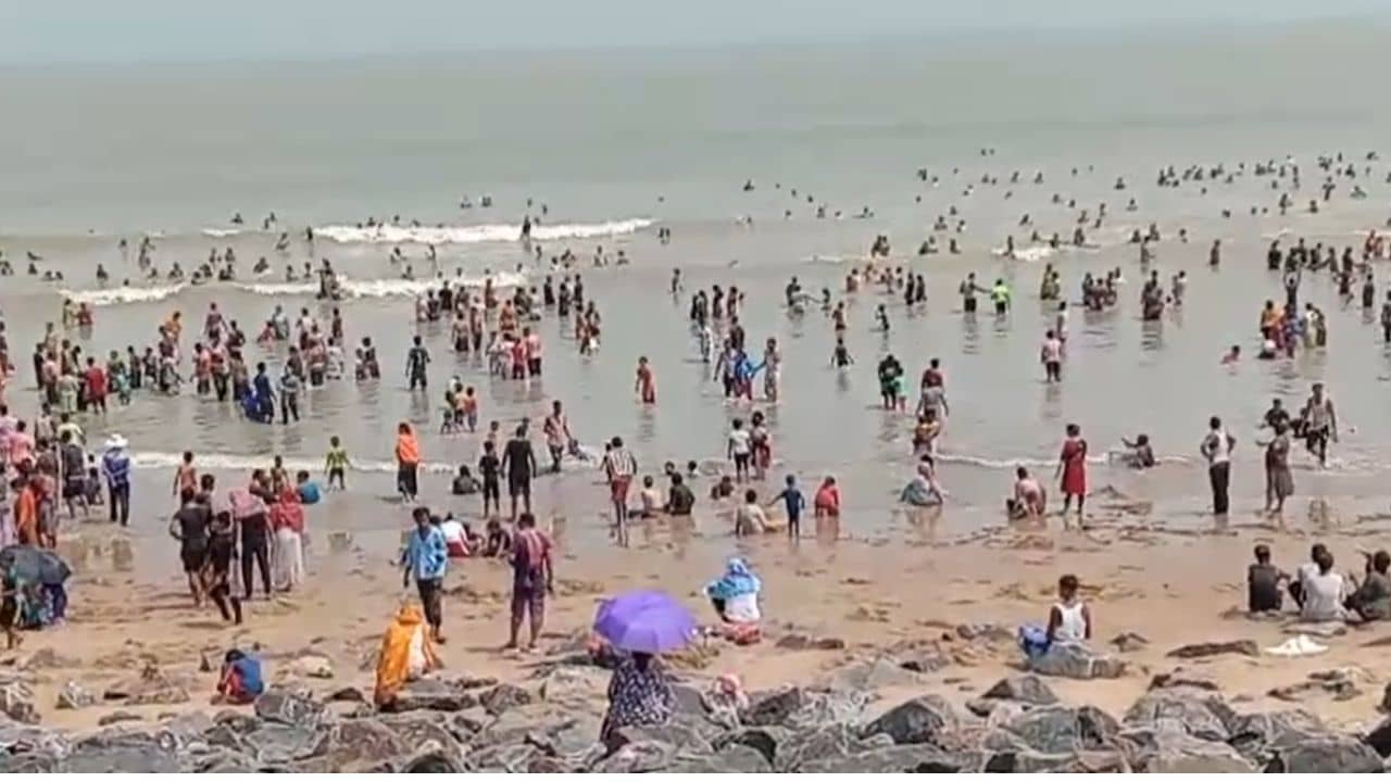 Digha: একুশে জুলাইয়ের আগে ভিড় বাড়ছে দিঘায়, রহস্যটা কী?