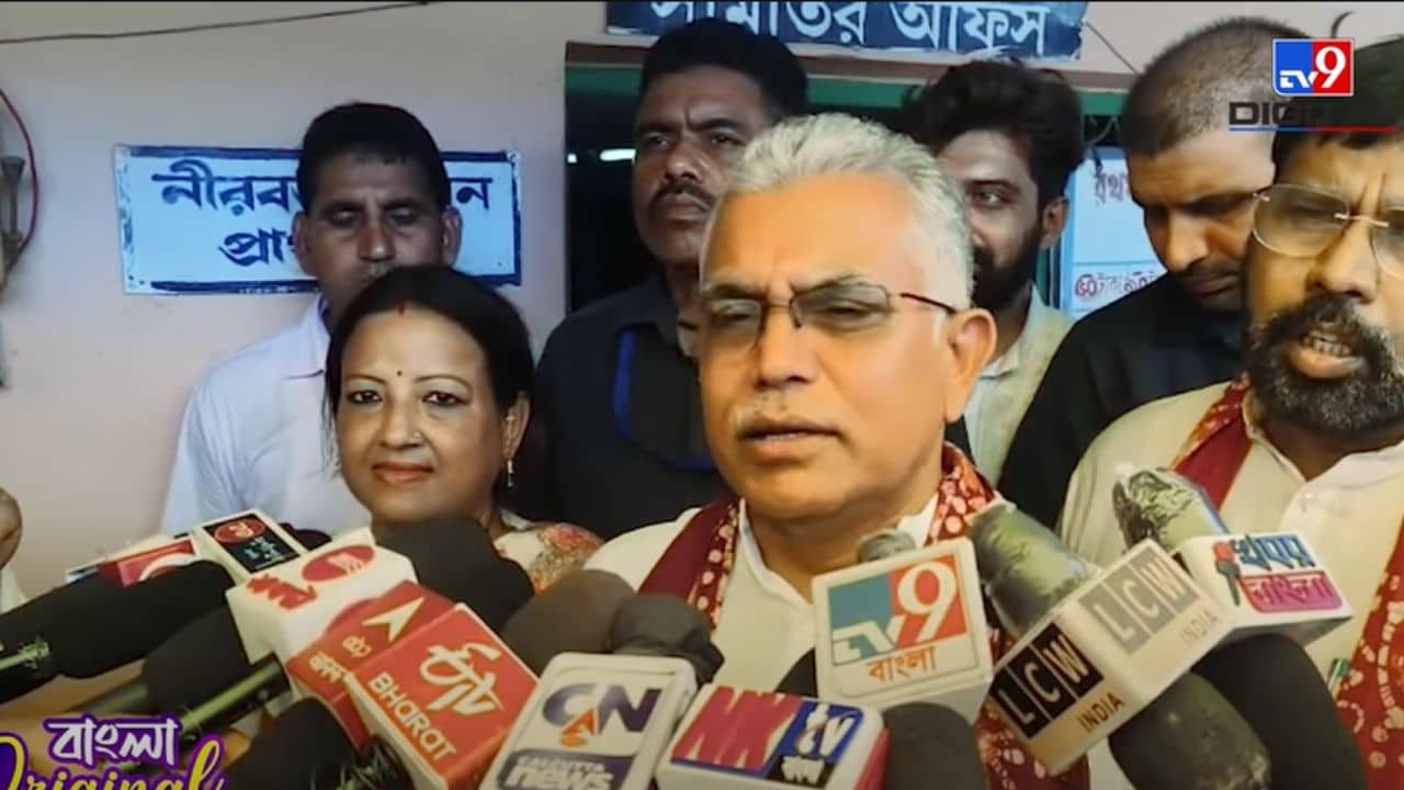 Durgapur: পলিসিগত ফারাক রয়েছে, তবে মুখ্যমন্ত্রীর আন্তরিকতায় আপ্লুত দিলীপ-পত্নী