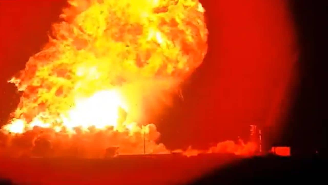 Elon Musk: ইলনের ঘাঁটিতে বিরাট বিস্ফোরণ! হঠাৎ কোন বিপদে পড়লেন মার্কিন ধনকুবের?