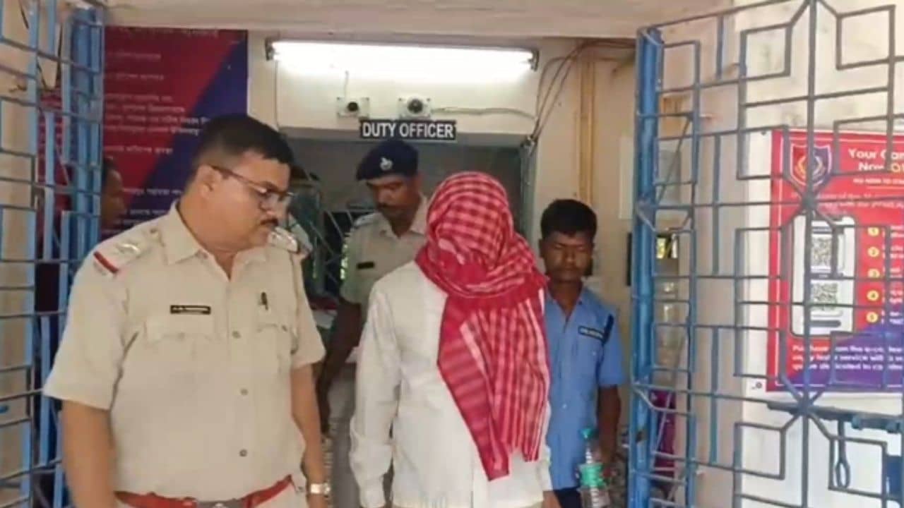 Burdwan: চুরির অপবাদে বালককে বেধড়ক মারধর, গ্রেফতার তৃণমূল নেতা