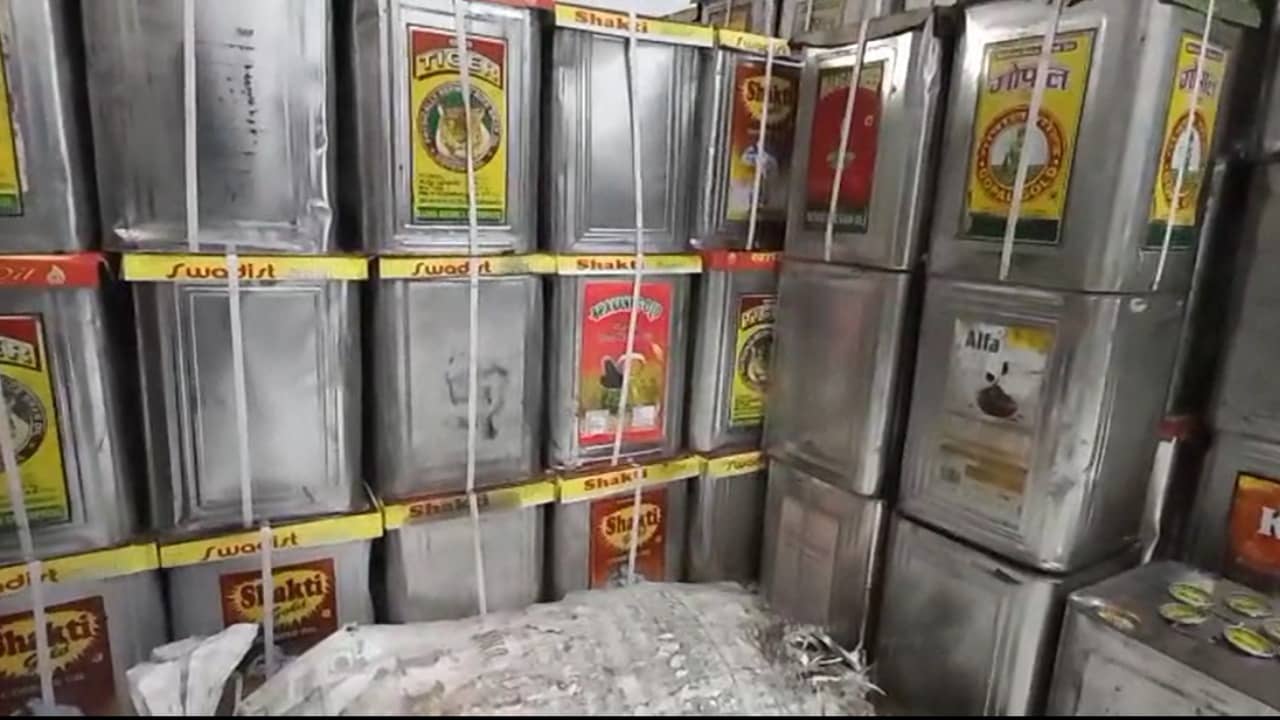 Mustard Oil: সরষে ছাড়া সরষের তেল, অথচ ঝাঁঝ একই! বাজার ঢোকার আগেই বাজেয়াপ্ত ৫ হাজার লিটার ভেজাল তেল