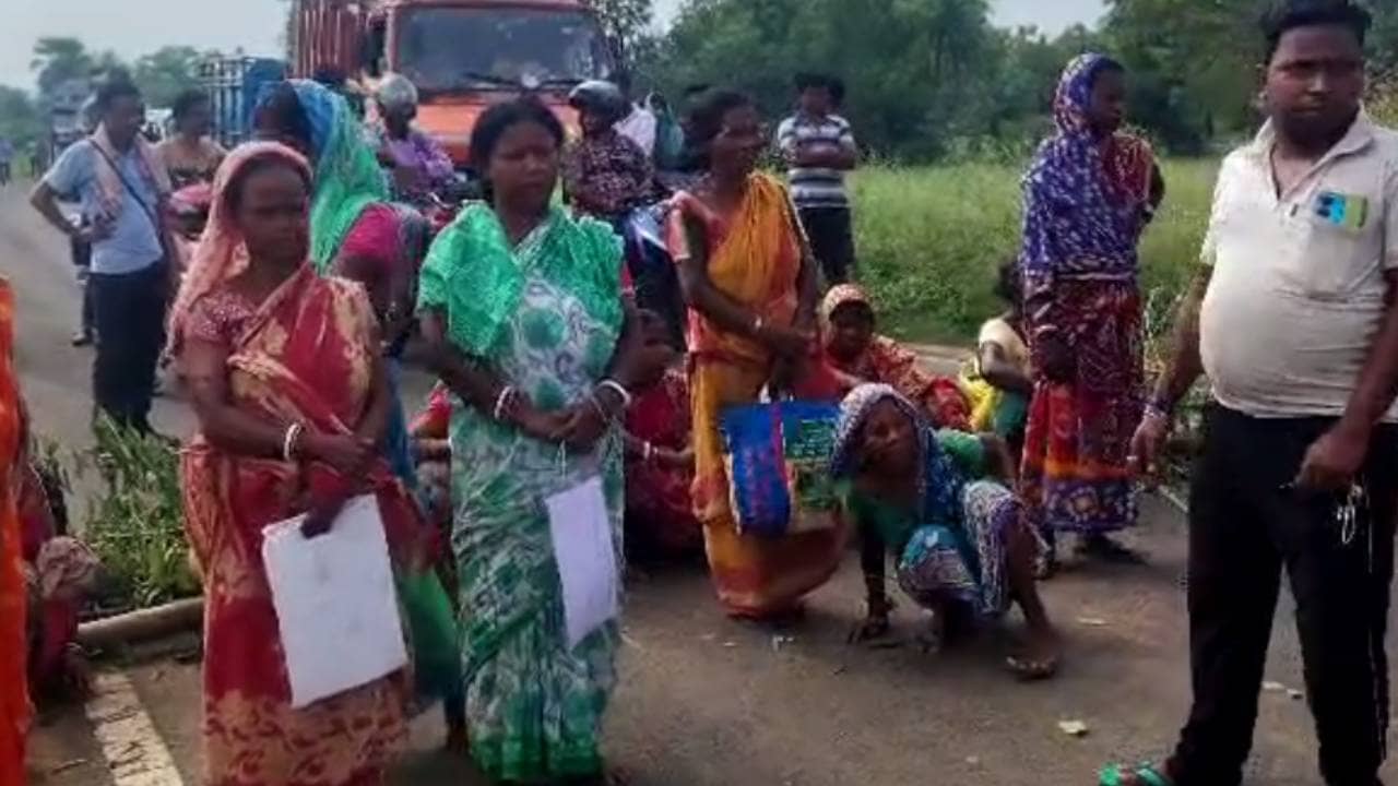 Bankura: বন্যা কেড়েছে সব, ত্রাণ না পেয়ে হাহাকার বাঁকুড়ার গ্রামে