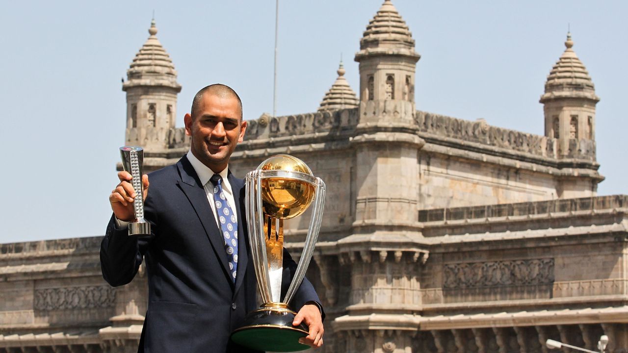 MS Dhoni: ভারতের একাদশতম ক্রিকেটার, আইসিসি হল অব ফেমে ক্যাপ্টেন কুল মহেন্দ্র সিং ধোনি MS Dhoni: ভারতের একাদশতম ক্রিকেটার, আইসিসি হল অব ফেমে ক্যাপ্টেন কুল মহেন্দ্র সিং ধোনি