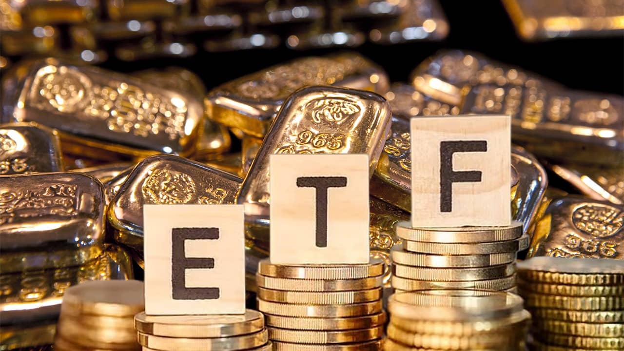 Invest in Gold: দাম বাড়ছে সোনার, আপনার পুঁজি ১০০ টাকা হলেও আপনি পারবেন সোনায় বিনিয়োগ করতে!