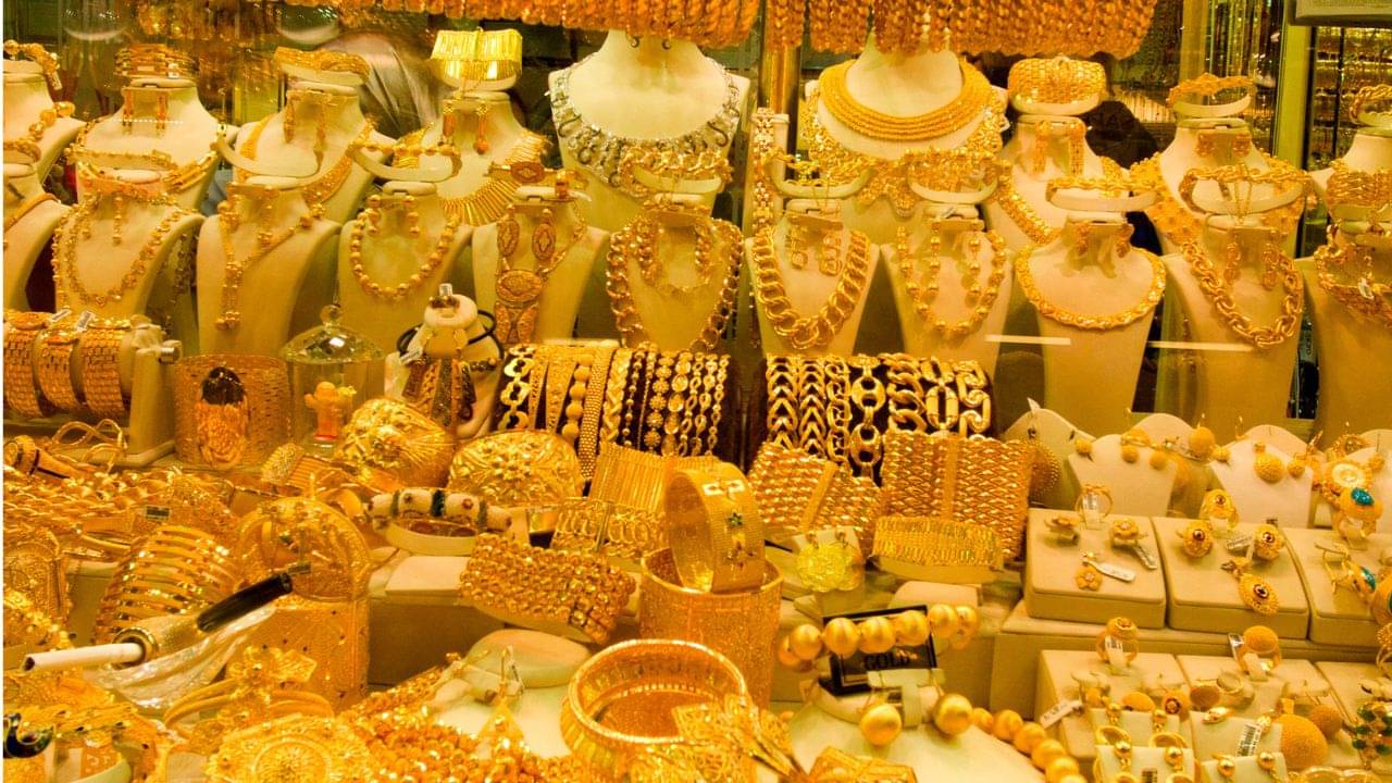 Gold Price Hike: চড়চড়িয়ে বাড়ছে সোনার দাম, উৎসবের আগে কোথায় গিয়ে ঠেকবে?