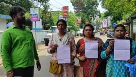 মহিলা পুলিশ কর্মীদের কপালে-গালে সিঁদুর লাগিয়ে পরিণতি যা হল