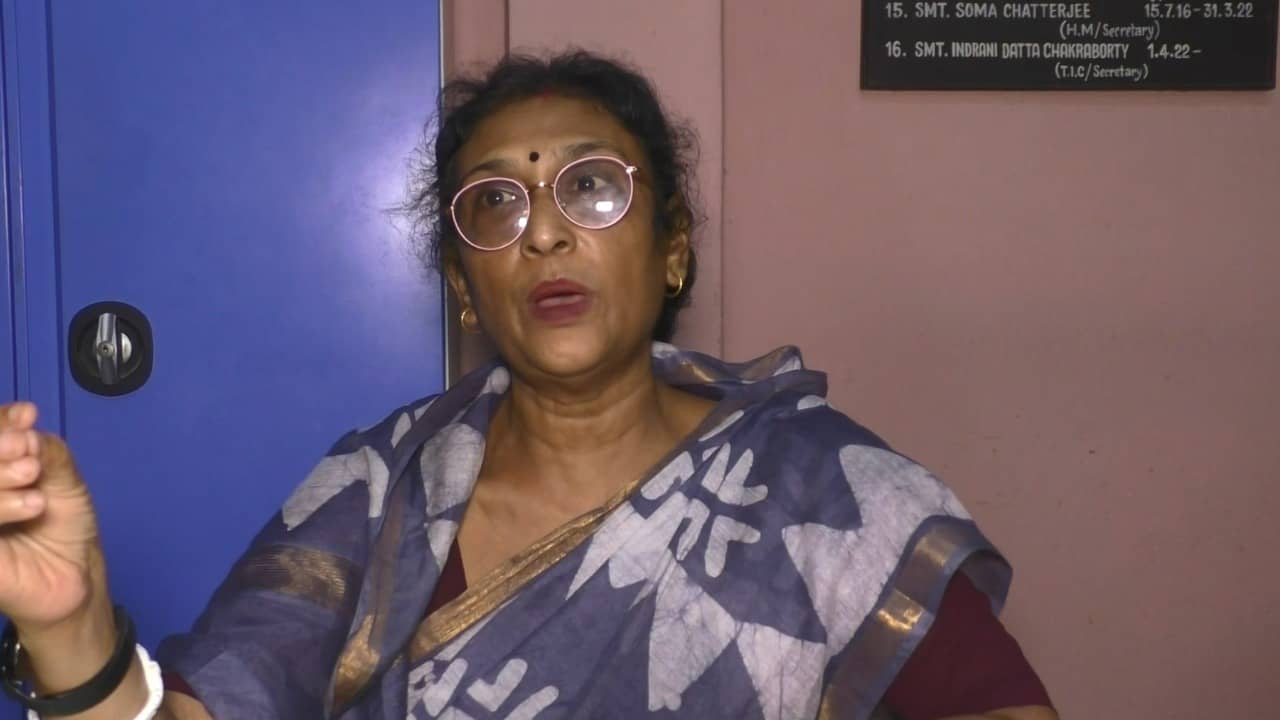 Tulsi Controversy: ‘আমি কৃষ্ণভক্ত, প্রচুর তুলসী গাছ লাগিয়েছি’, বিতর্কের মুখে ক্ষমা চেয়ে বললেন বারাসতের প্রধান শিক্ষিকা