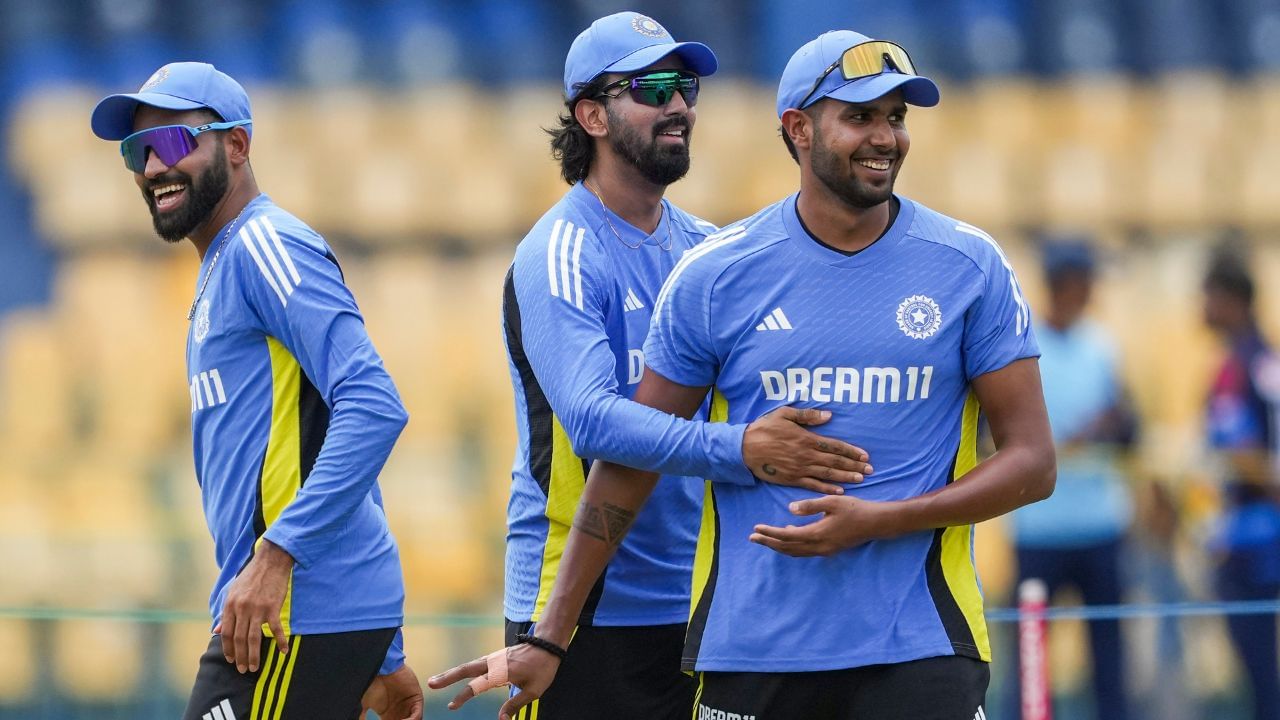 IND vs ENG: ১৮ থেকে ১৯! ইংল্যান্ড সফরে ভারতের টেস্ট স্কোয়াডে নতুন সদস্য IND vs ENG: ১৮ থেকে ১৯! ইংল্যান্ড সফরে ভারতের টেস্ট স্কোয়াডে নতুন সদস্য