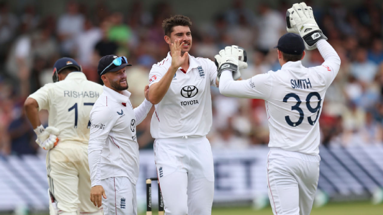 IND vs ENG: ৪৩০-৩ থেকে ৪৭১ রানে অলআউট! লিডসে ফিরল ২৩ বছর আগের স্মৃতি IND vs ENG: ৪৩০-৩ থেকে ৪৭১ রানে অলআউট! লিডসে ফিরল ২৩ বছর আগের স্মৃতি