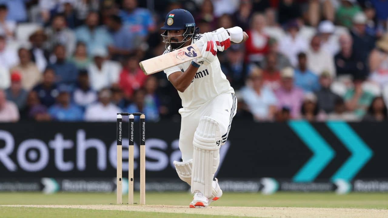 IND vs ENG: বোলিংয়ে লড়াই বুমরার, দায়িত্ব রাহুল-শুভমনদের উপর; লিডসে কী হাল?