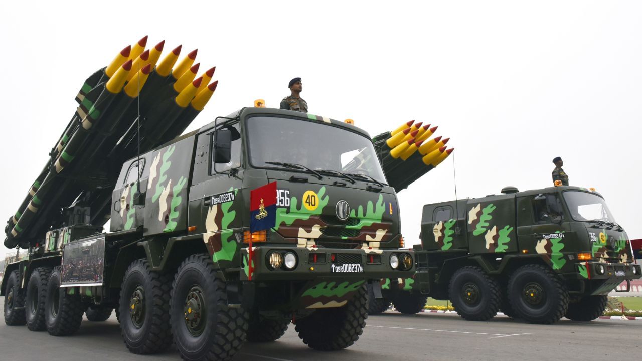 Defence Multibagger Stock: হাতে ৭১ হাজার কোটির অর্ডার, এই মাল্টিব্যাগার ডিফেন্স স্টক নতুন চুক্তি করল টাটার সঙ্গে! Defence Multibagger Stock: হাতে ৭১ হাজার কোটির অর্ডার, এই মাল্টিব্যাগার ডিফেন্স স্টক নতুন চুক্তি করল টাটার সঙ্গে!