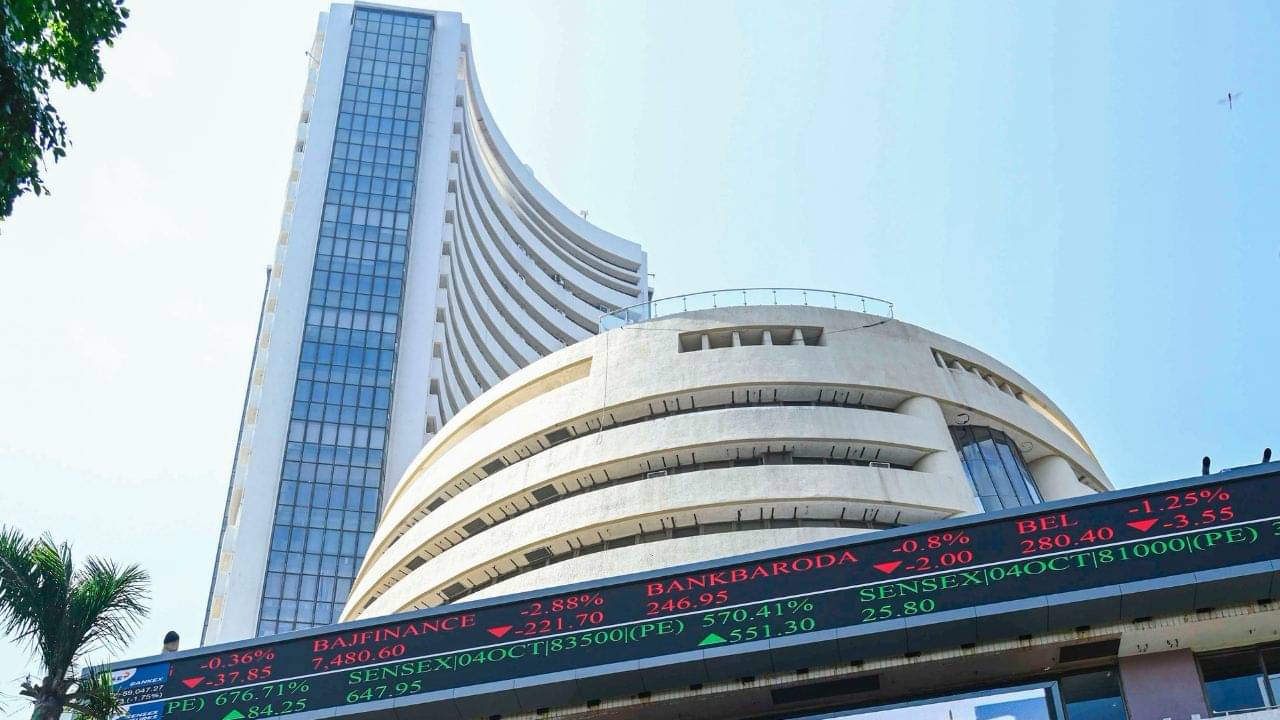 Indian Stock Market: মধ্যপ্রাচ্যে উত্তেজনা, শুরুতে সামান্য টলমল করলেও ধীরে ধীরে ঘুরে দাঁড়াচ্ছে ভারতের বাজার!