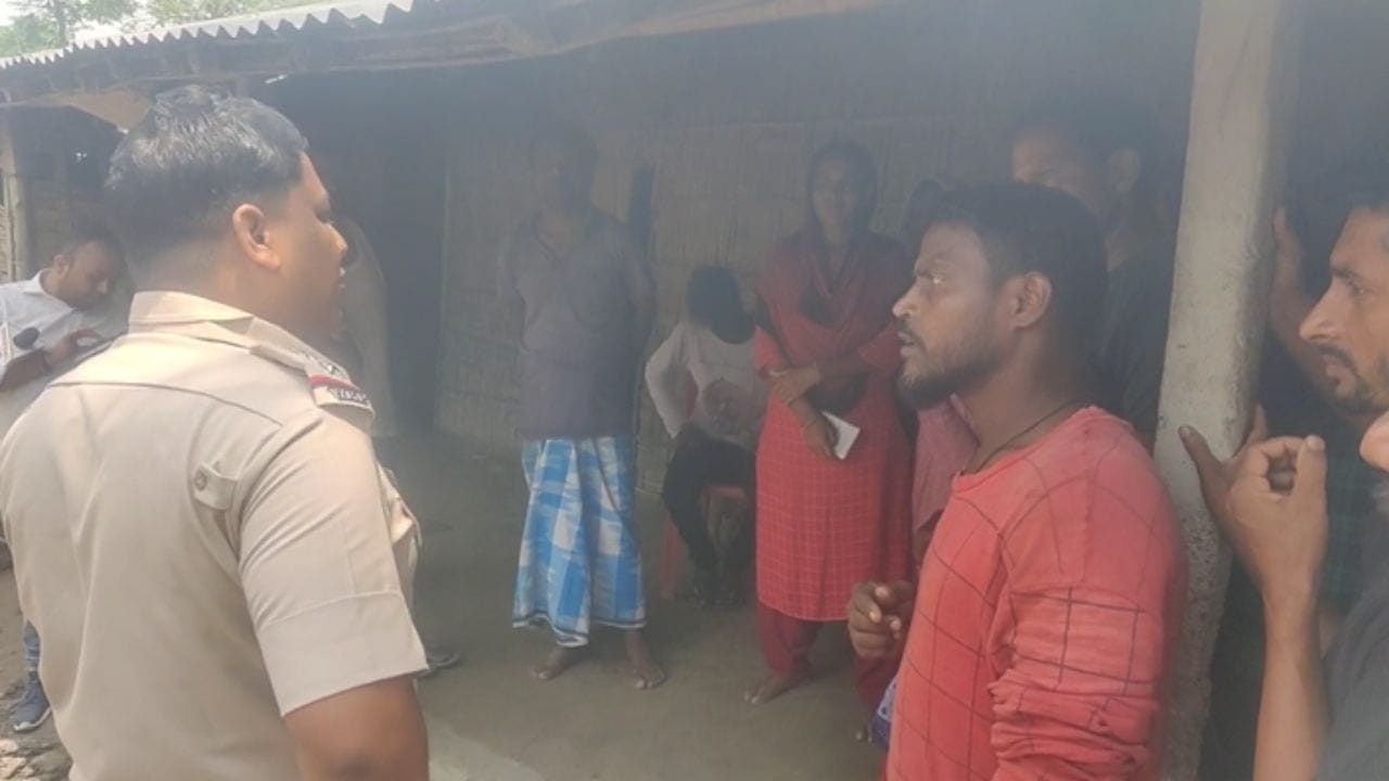 Islampur: ‘টাকা দাও ছেলে নাও’, নাবালকের পরিবারকে হুমকি দিয়েছিল শাহেনশাহ