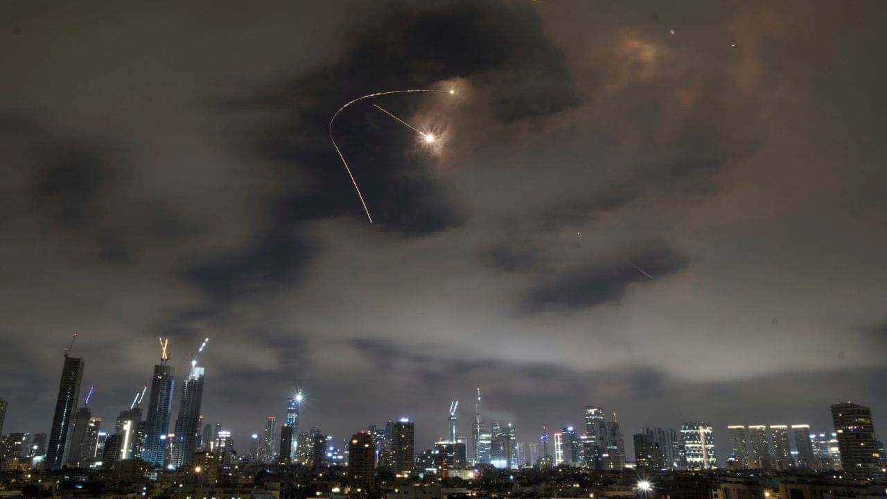 Iran Israel war: দেউলিয়া হয়ে যাবে ইজরায়েল? জানেন, কত কোটি টাকা খরচ হচ্ছে প্রতিদিন?