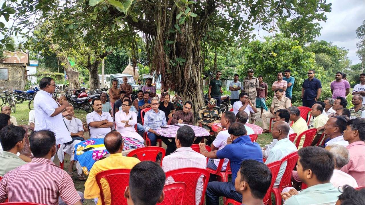 Jalpaiguri: জমির নথিতে বাংলাদেশের থানা, আটকে কাঁটাতারের বেড়া দেওয়ার কাজ, সমাধানের আশায় জলপাইগুড়ির সীমান্তবর্তী গ্রামগুলির বাসিন্দারা
