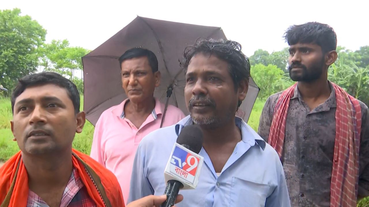 Kaliganj By Election: 'চোখের সামনে জলে পড়লেন আর উধাও হয়ে গেলেন', ভোটই দিতে যেতে পারলেন না ২৫০ ভোটার! কালীগঞ্জ উপনির্বাচনে যা ঘটল, তা বাংলার নির্বাচনী ইতিহাসে প্রথম Kaliganj By Election: 'চোখের সামনে জলে পড়লেন আর উধাও হয়ে গেলেন', ভোটই দিতে যেতে পারলেন না ২৫০ ভোটার! কালীগঞ্জ উপনির্বাচনে যা ঘটল, তা বাংলার নির্বাচনী ইতিহাসে প্রথম