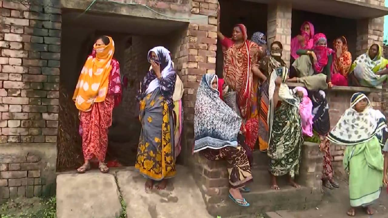 Kaliganj: লোকে বলছে, এটা তো বোমার গ্রাম, তাহলে কি বারুদের স্তুপে দাঁড়িয়েছিল বালিকা?