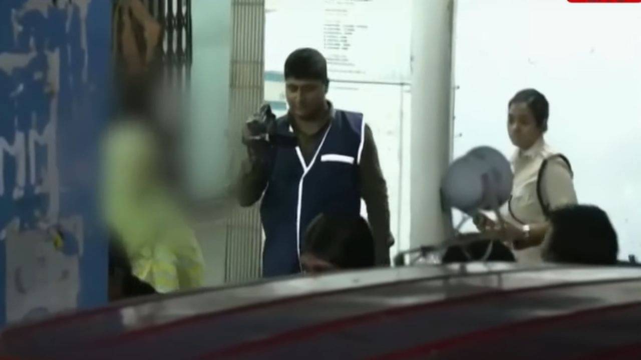 Kasba Case: ৭২ ঘণ্টার ব্যবধান! খাঁ-খাঁ করা কলেজ ঢেকেছে নিরাপত্তায়, পুলিশের সঙ্গে এলেন নির্যাতিতা