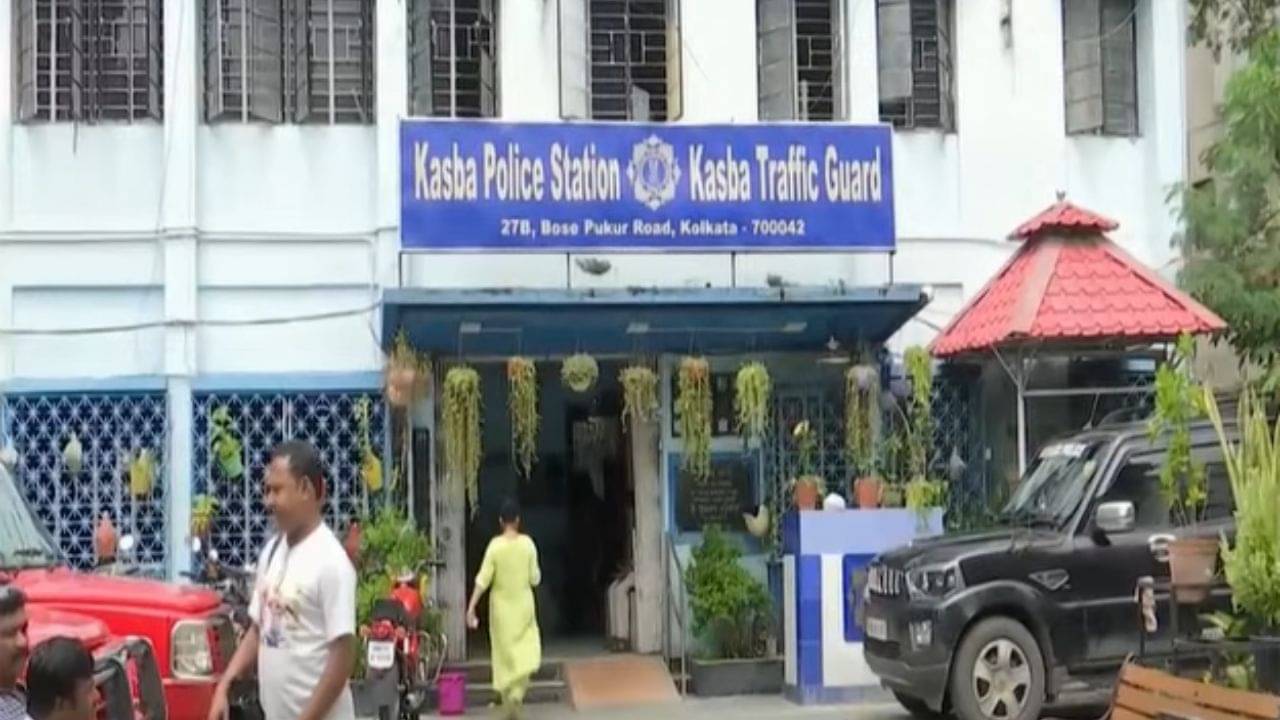 Kasba Case: ওয়াশরুমের বাইরে প্রথম চেষ্টা, তখনই প্যানিক অ্যাটাক..., সন্ধ্যা সাড়ে ৭টার পর ঠিক কী কী হয়েছিল, অভিযোগকারিনীর বক্তব্য শিউরে ওঠার মতো