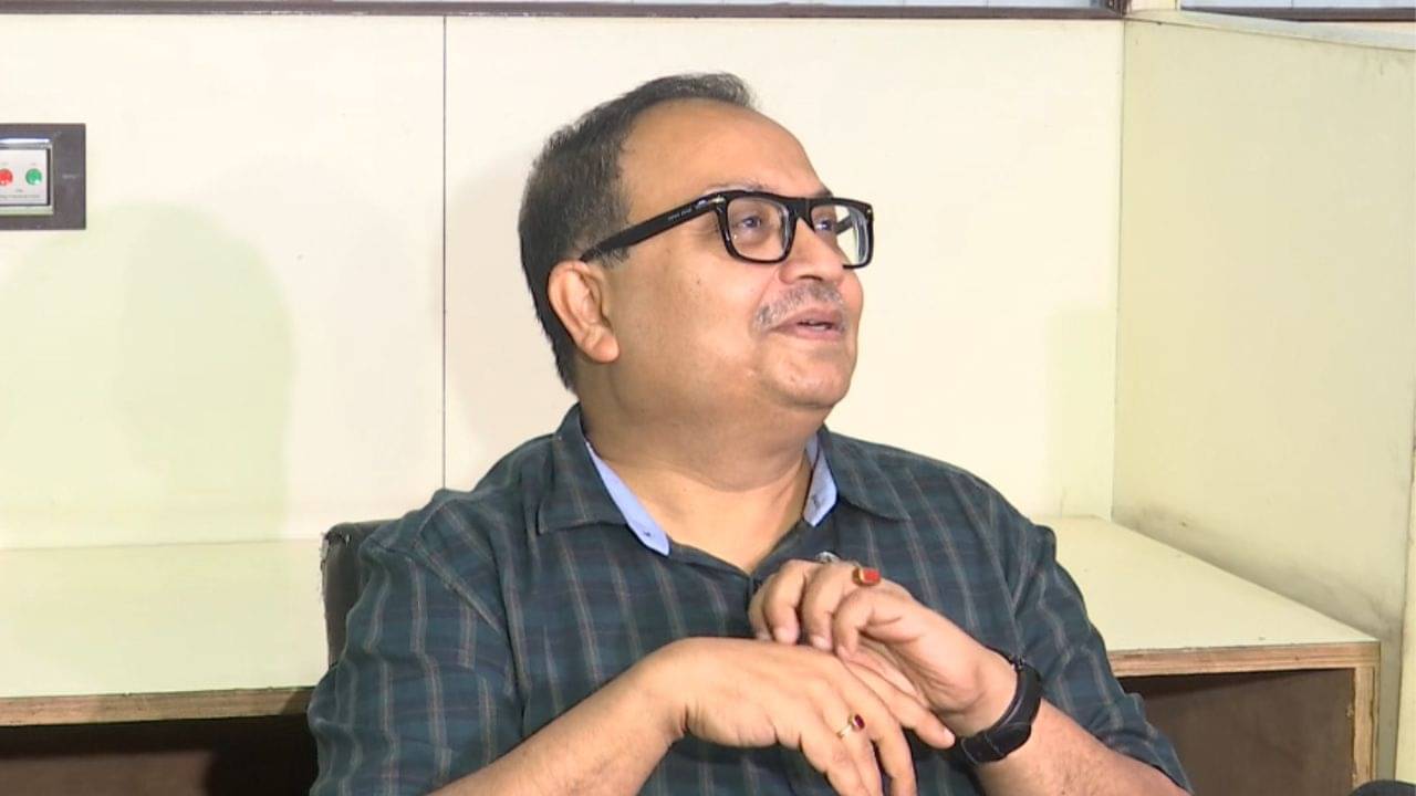 Kunal Ghosh: আদালতের নোটিস বাড়িতে পৌঁছতেই মুচকি হেসে কুণাল বললেন...