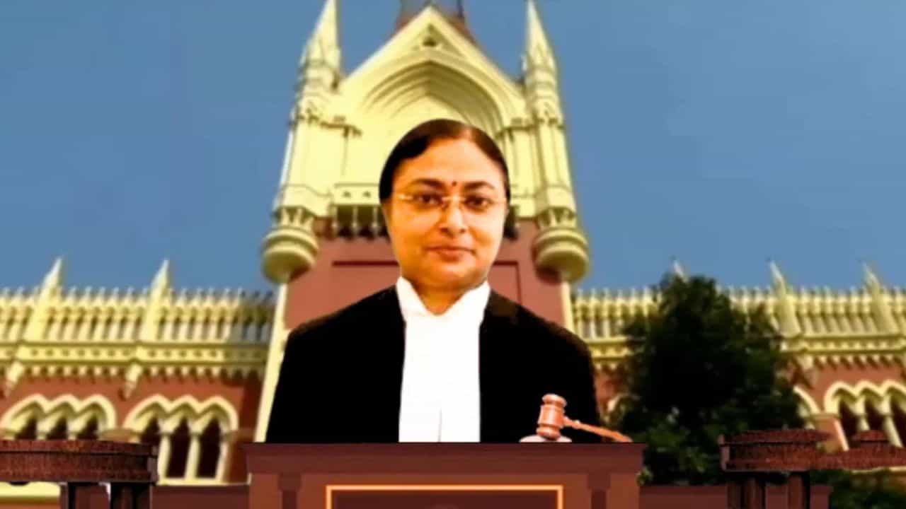Calcutta High Court: 'কলকাতার মানুষ জলাভূমি ফেরত চান, একচালার একটা দোকান ভেঙে বলছেন বেআইনি নির্মাণ ভেঙেছেন?', রাজ্যের ভূমিকায় ক্ষুব্ধ বিচারপতি সিনহা Calcutta High Court: 'কলকাতার মানুষ জলাভূমি ফেরত চান, একচালার একটা দোকান ভেঙে বলছেন বেআইনি নির্মাণ ভেঙেছেন?', রাজ্যের ভূমিকায় ক্ষুব্ধ বিচারপতি সিনহা