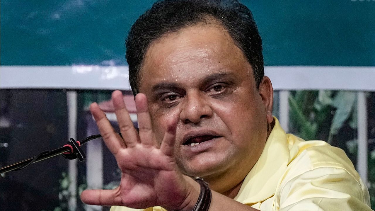 Bratya Basu: CU-র পরীক্ষার দিন বদলাননি শান্তা দত্ত, ২৮-এর আগেই স্থায়ী উপাচার্য আসছে, বললেন ব্রাত্য Bratya Basu: CU-র পরীক্ষার দিন বদলাননি শান্তা দত্ত, ২৮-এর আগেই স্থায়ী উপাচার্য আসছে, বললেন ব্রাত্য