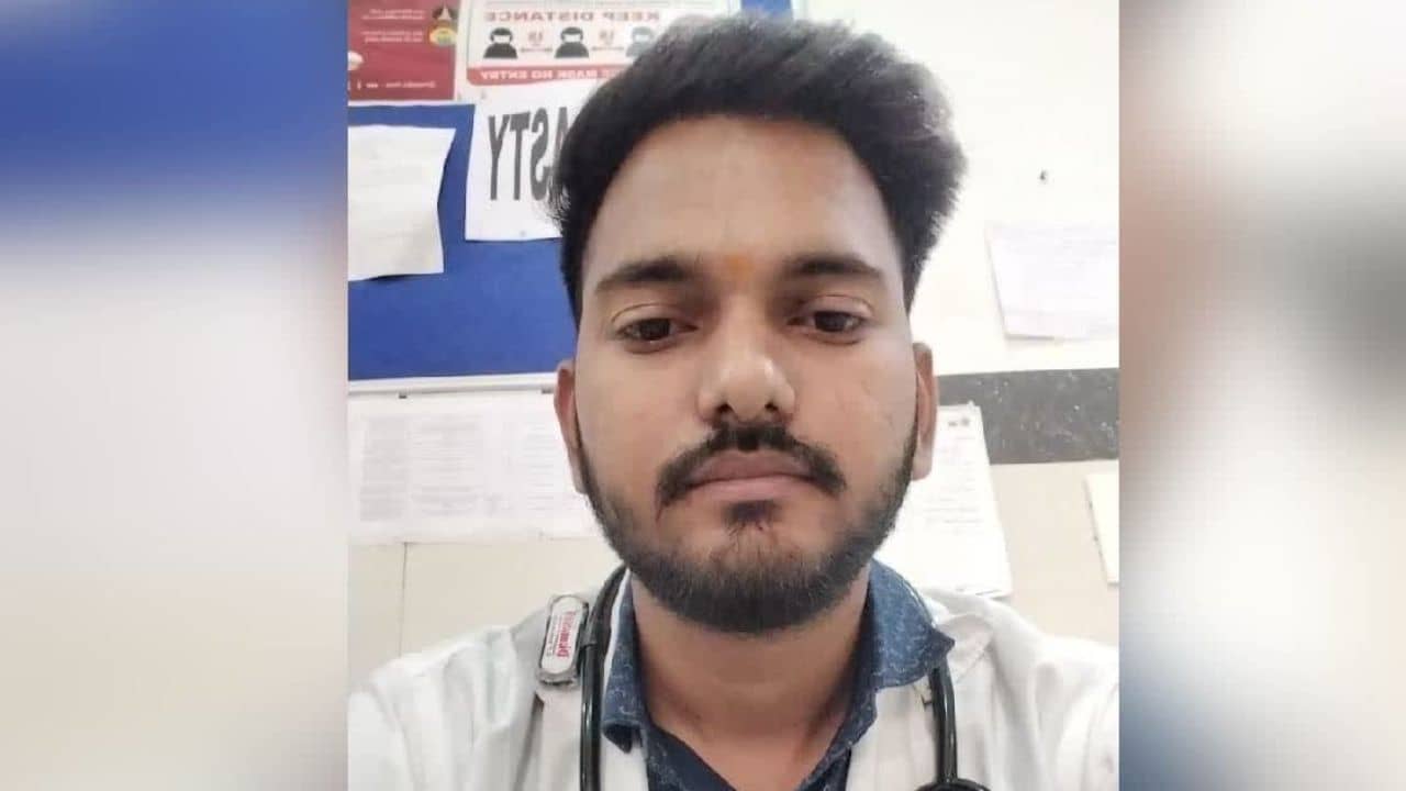 খাওয়া-দাওয়া সেরে সবে বেরিয়েছেন... ঠিক তখনই, এ যেন নতুন জীবন পেলেন মায়াঙ্ক