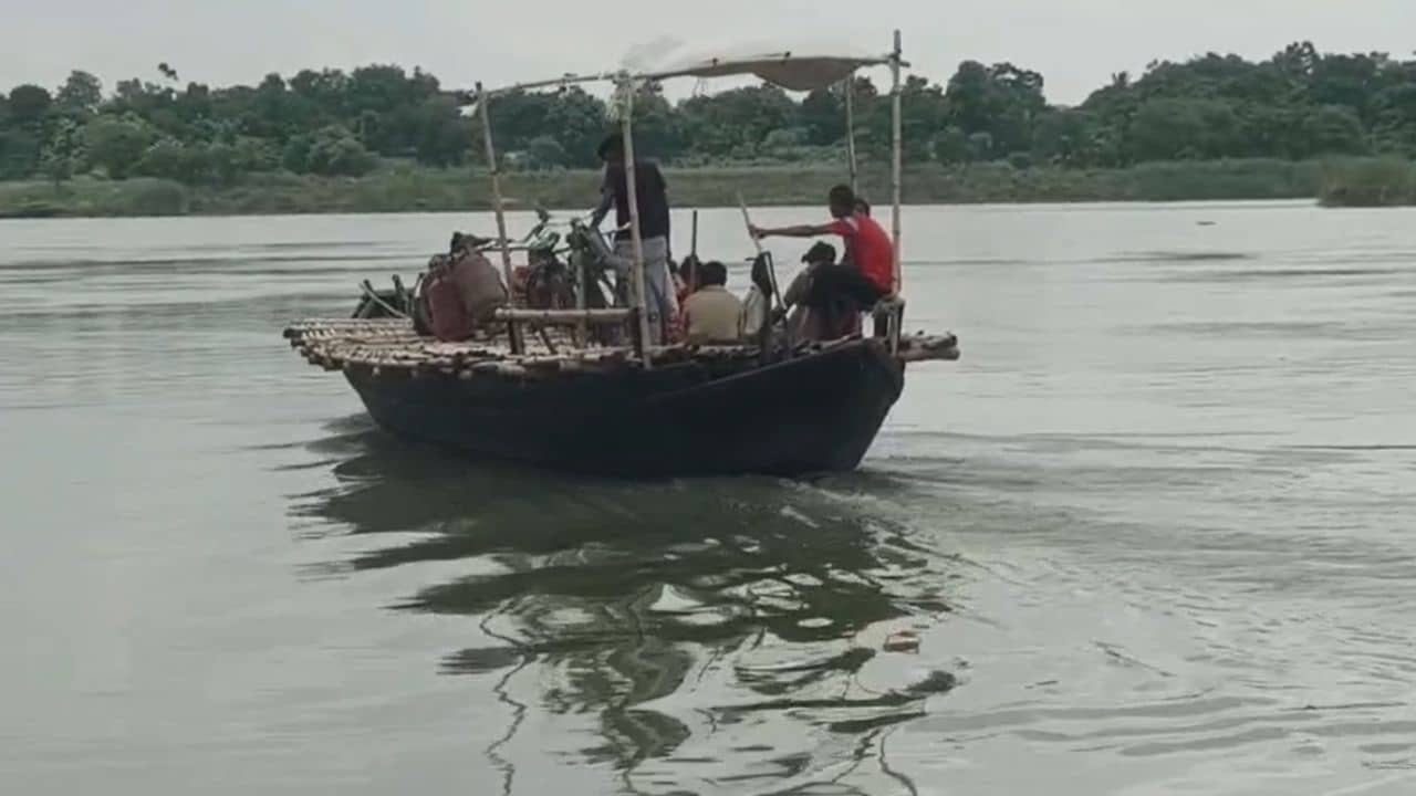 By Election: নদীপথেই ব্যালট বক্সে পড়ে ছাপ্পা, উপ নির্বাচনের আগে উঠল বড় অভিযোগ