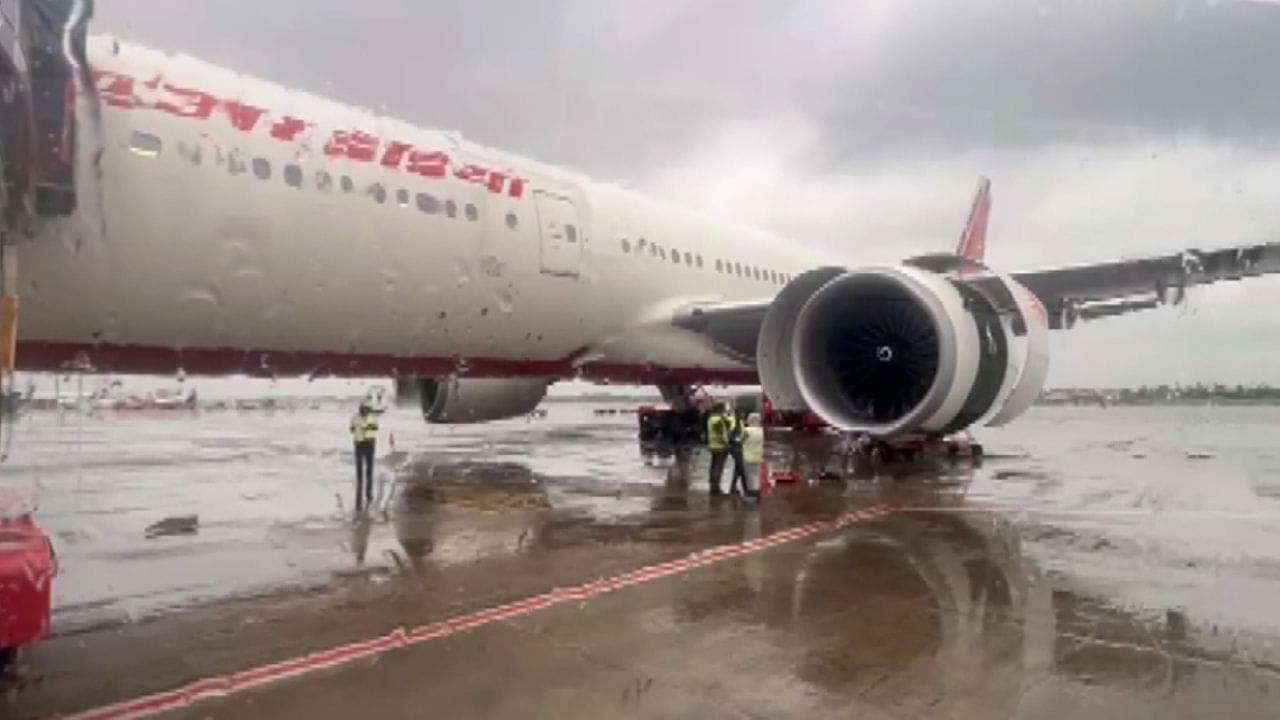 Kolkata Flight: ফিরতেই পারল না কলকাতার বিমান, ঘণ্টার পর ঘণ্টা বসে যাত্রীরা