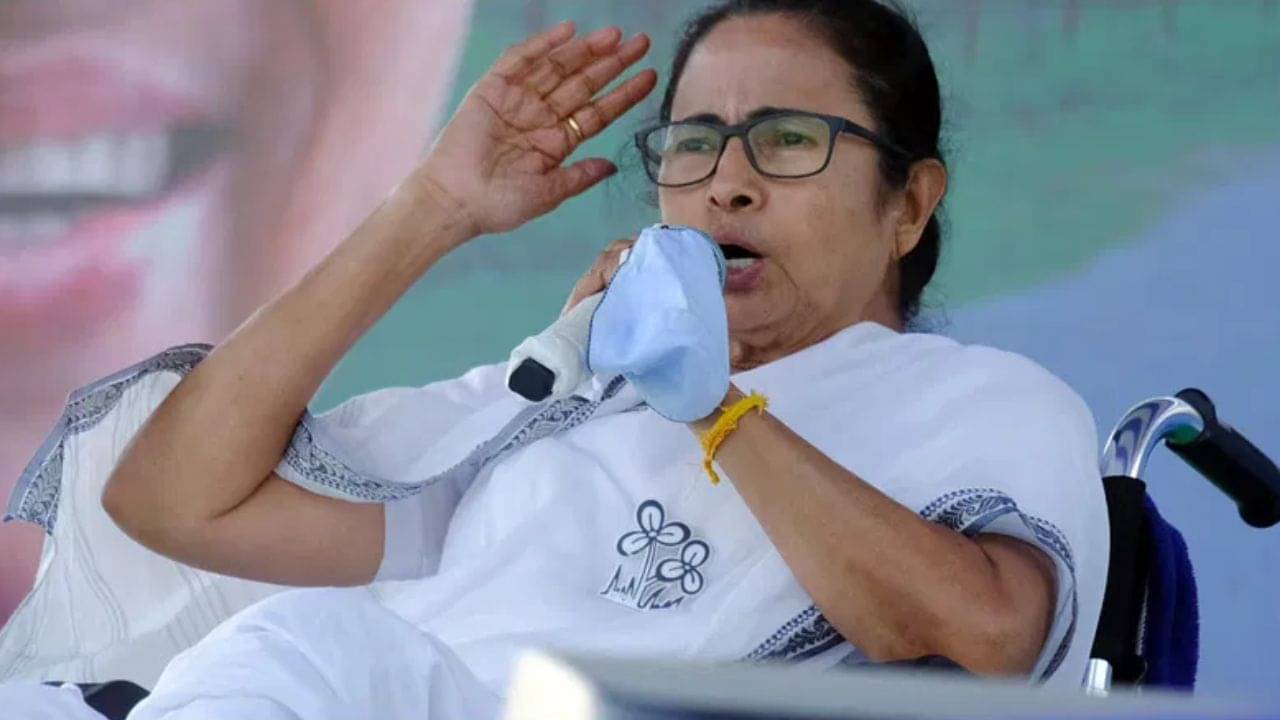 CM Mamata Banerjee: ফের NRC চালুর চেষ্টা? কেন মা-বাবার বার্থ সার্টিফিকেট চাইছে? কমিশনের ‘ঘাপলা’ ধরলেন মমতা