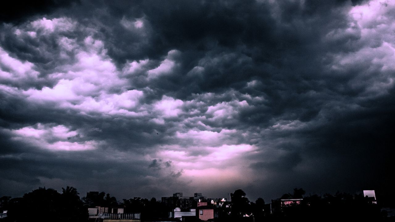 Weather Update: থেমে থাকা মৌসুমী অক্ষরেখা আবার এগোচ্ছে, চেপে বসছে নিম্নচাপ, বাংলার আবহাওয়া সারাদিন কেমন থাকবে