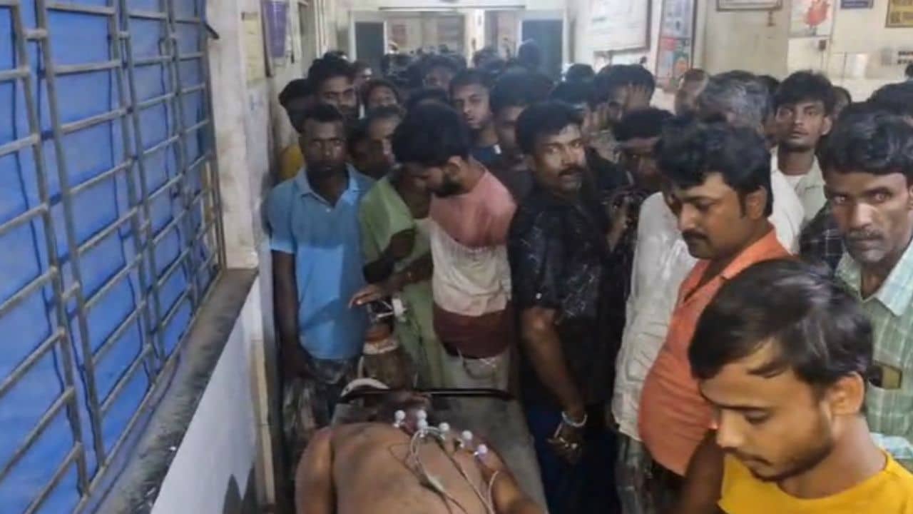 Malda: প্রেমিকার বাড়ির সামনে সবেমাত্র এসে দাঁড়ান, TMC কর্মীর মাথা ফুঁড়ে গেল গুলি