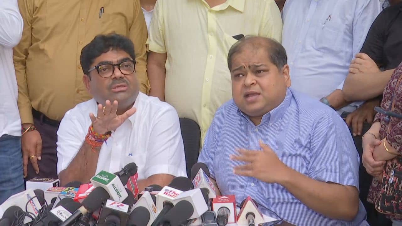 Mohun Bagan: সবাই এক পক্ষ, মোহনবাগানের স্বার্থে মিলে গেল শাসক-বিরোধী!