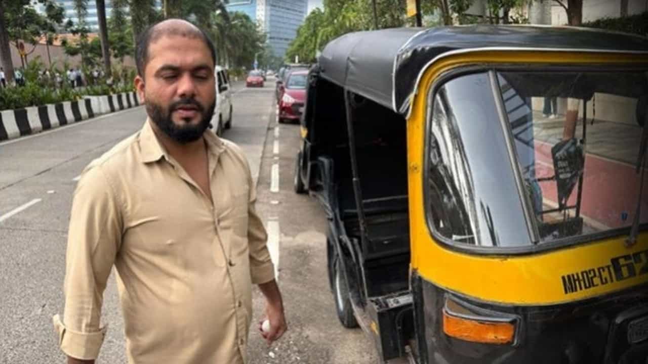 MBA নন, নেই Startups! অটো না চালিয়েও মাসিক ৫ থেকে ৮ লক্ষ টাকা উপার্জন করেন এক Auto Driver... MBA নন, নেই Startups! অটো না চালিয়েও মাসিক ৫ থেকে ৮ লক্ষ টাকা উপার্জন করেন এক Auto Driver...