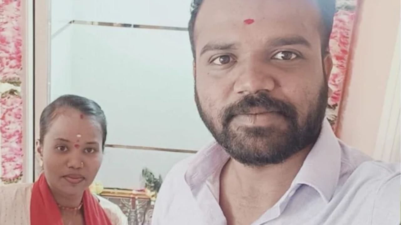 পরপুরুষের সঙ্গে বিছানায় স্ত্রী! 'চরম অবস্থায়' দেখে ফেলতেই যুবক যা করলেন...গায়ে কাঁটা দেবে পরপুরুষের সঙ্গে বিছানায় স্ত্রী! 'চরম অবস্থায়' দেখে ফেলতেই যুবক যা করলেন...গায়ে কাঁটা দেবে