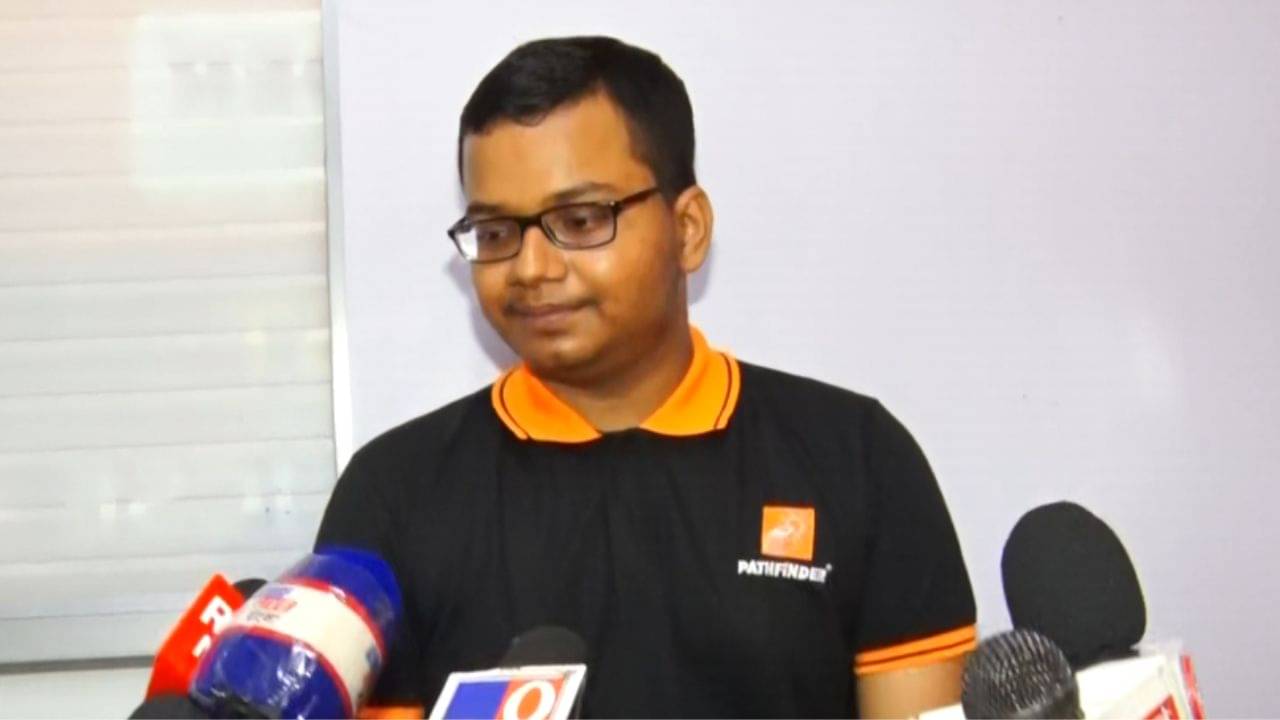 NEET 2025: HS-এ প্রথম, ডাক্তারি পরীক্ষাতেও বর্ধমানের মান রাখল রূপায়ণ, বাংলা মিডিয়ামের পড়ুয়াদের দিলেন বার্তাও