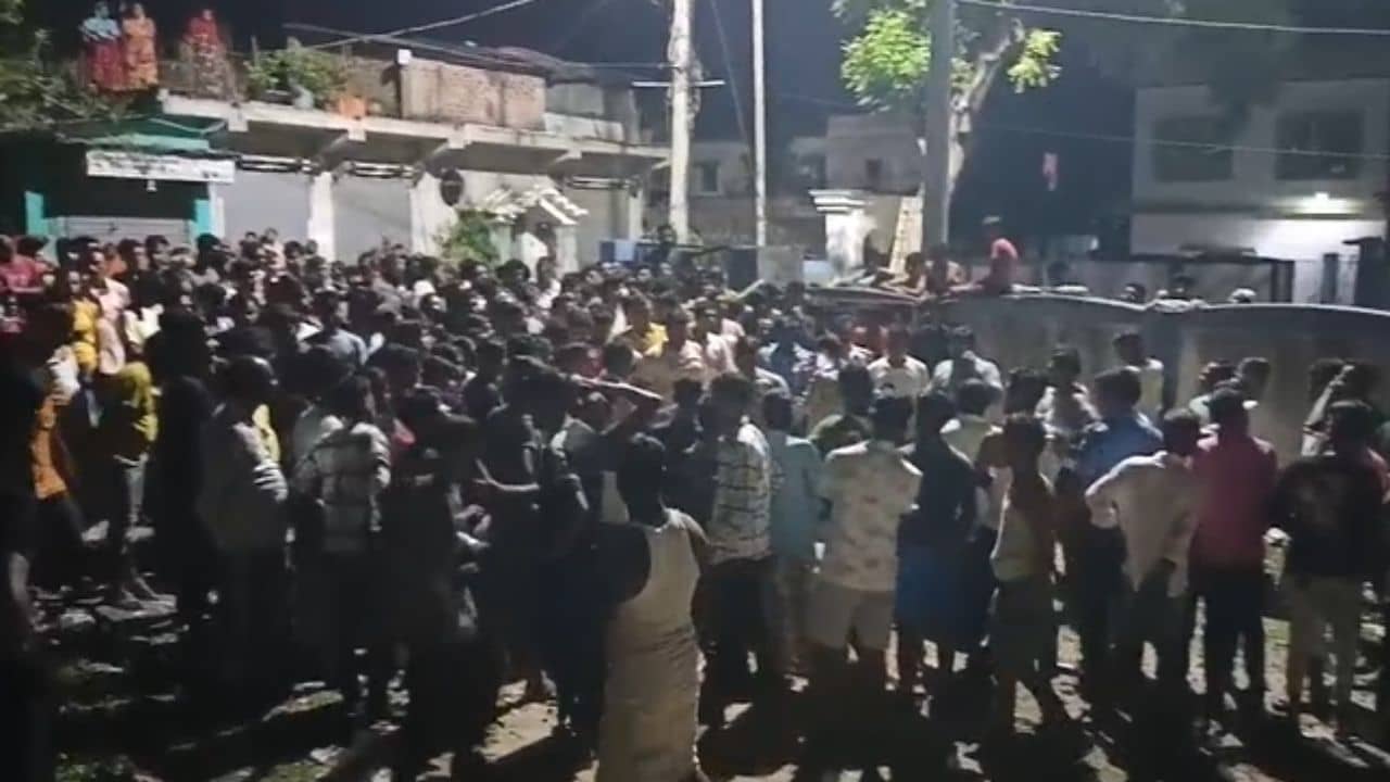 Nadia: মেয়ে বারবার ছুটে যায় প্রেমিকের টানে, প্রভাব দেখাতে গিয়ে দাপুটে পঞ্চায়েত সদস্যই পড়লেন বেকায়দায়