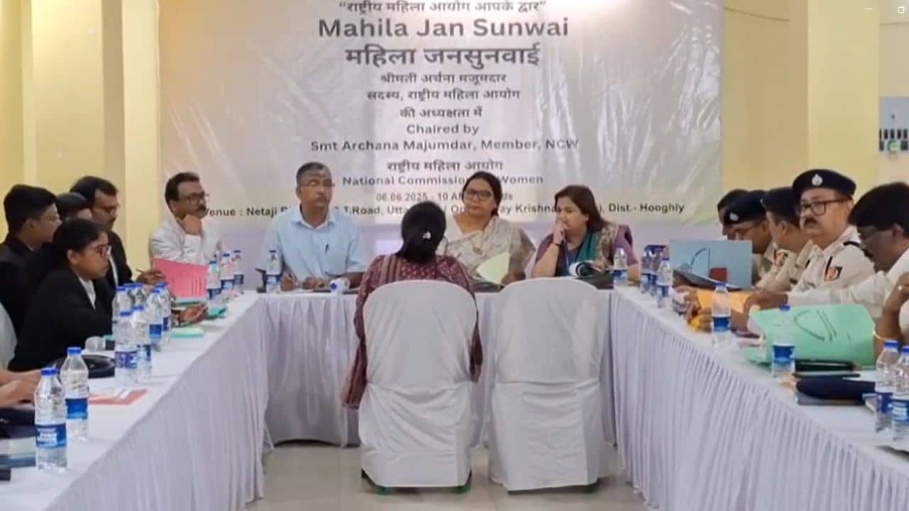 Hooghly: অন্য রাজ্যে মহিলাদের সম্মান ফিরিয়ে আনার কাজ করতে পারলে বাংলায় নয় কেন..., তোপ NCW-র