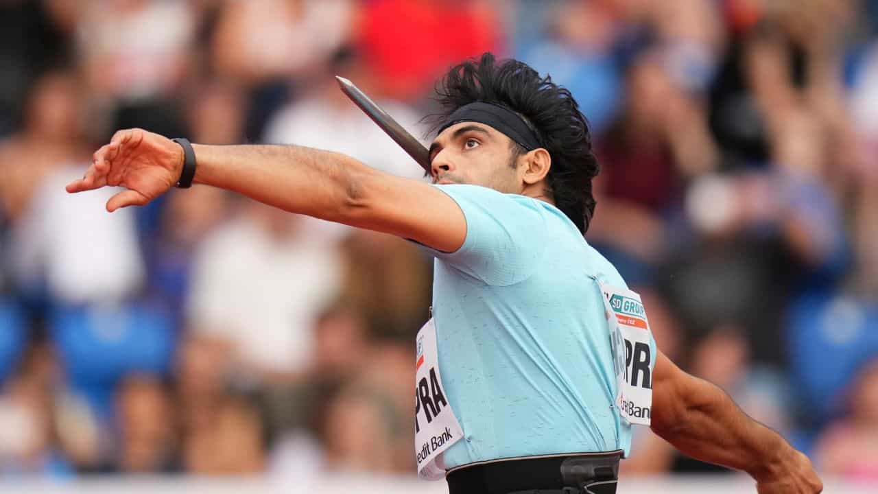 Neeraj Chopra: ৯ মাস পর আবার ফিরলেন সিংহাসনে, নীরজের প্রতিদ্বন্দ্বী কি এক ভারতীয় পেসার? Neeraj Chopra: ৯ মাস পর আবার ফিরলেন সিংহাসনে, নীরজের প্রতিদ্বন্দ্বী কি এক ভারতীয় পেসার?