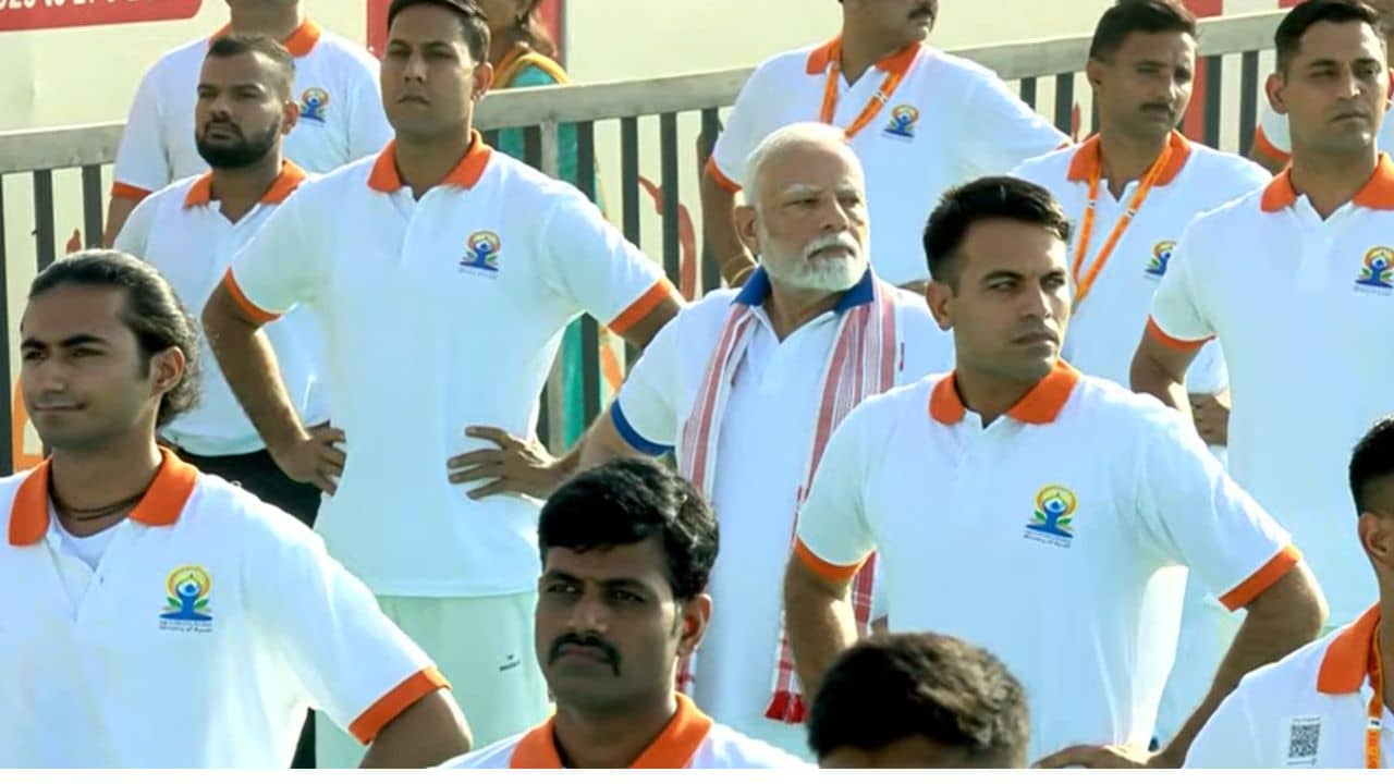 PM Modi: মানবতা ২.০ কী? আন্তর্জাতিক যোগ দিবসে ব্যাখ্যা প্রধানমন্ত্রীর