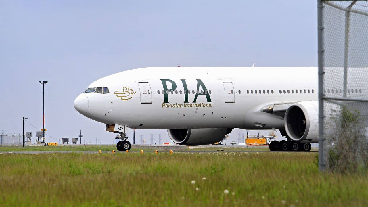 দেউলিয়া Pakistan, ঋণ মেটাতে বেচে দিচ্ছে দেশের Airlines থেকে বিদ্যুৎ সংস্থা, সবকিছু!