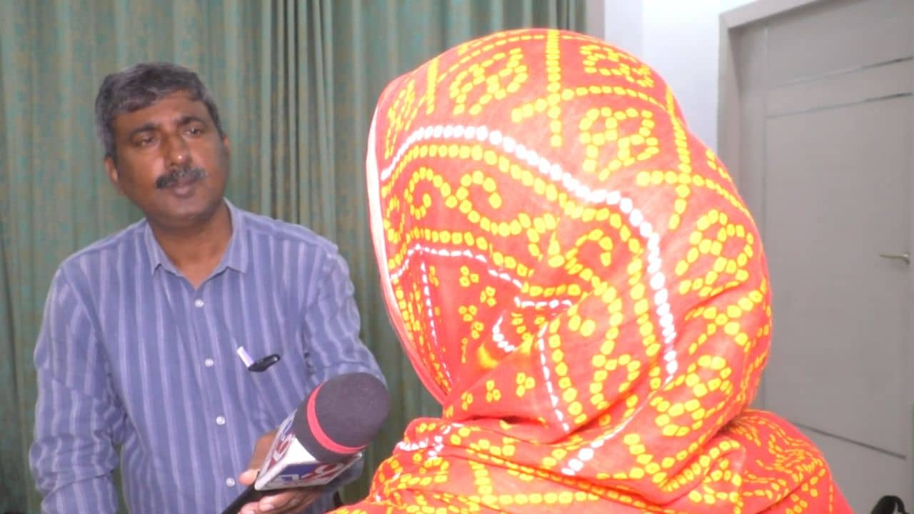 Panihati: ICU থেকে হঠাৎ ডিসচার্জ! কীভাবে দুদিনেই সুস্থ? প্রশ্ন তুলল পানিহাটির নির্যাতিতার পরিবার