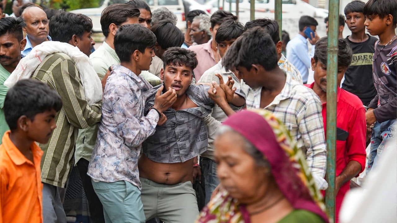 Ahmedabad plane crash: DNA পরীক্ষা সময় সাপেক্ষ! দাঁত দিয়ে যাবে চেনা? স্বজনহারাদের ভরসা এখন ডেন্টিস্টরা